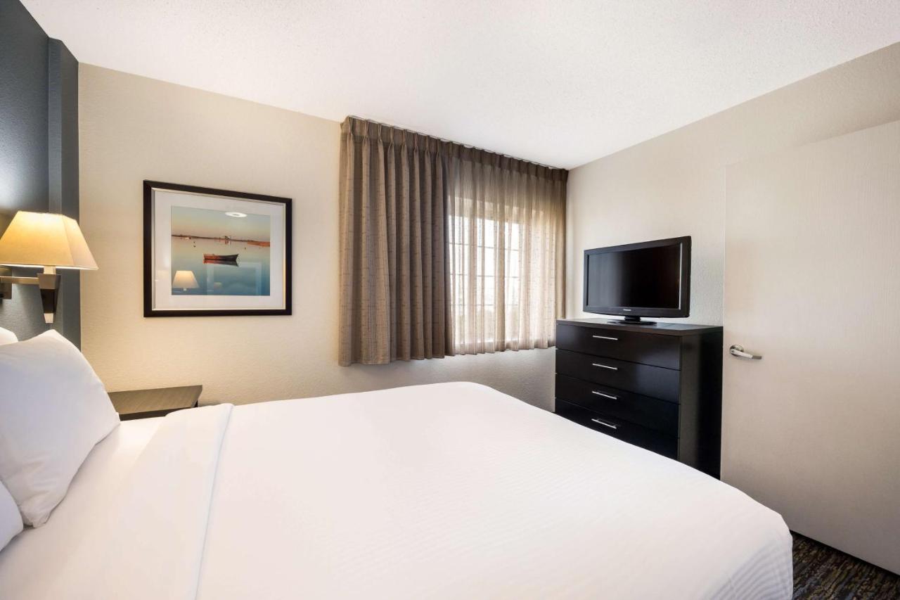 Sonesta Simply Airport Hotel 3*