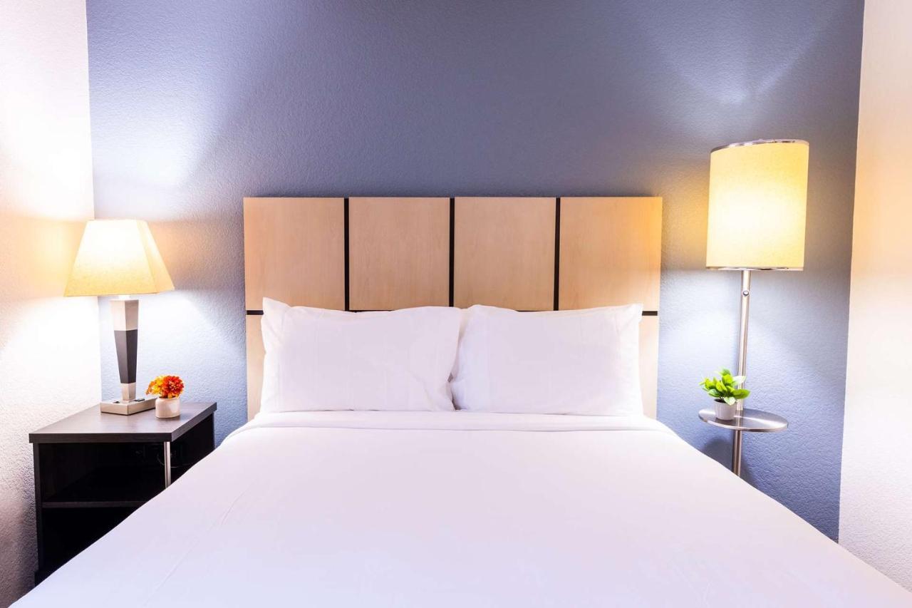 Hotel Sonesta Simply Airport